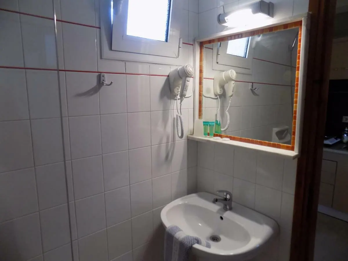 Kiparissis Apartments Kriopigi Yunanistan